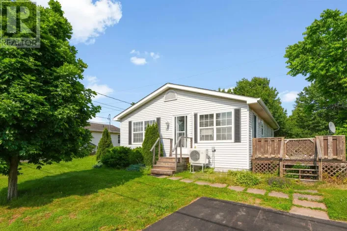 73 River Ridge Drive, East Royalty