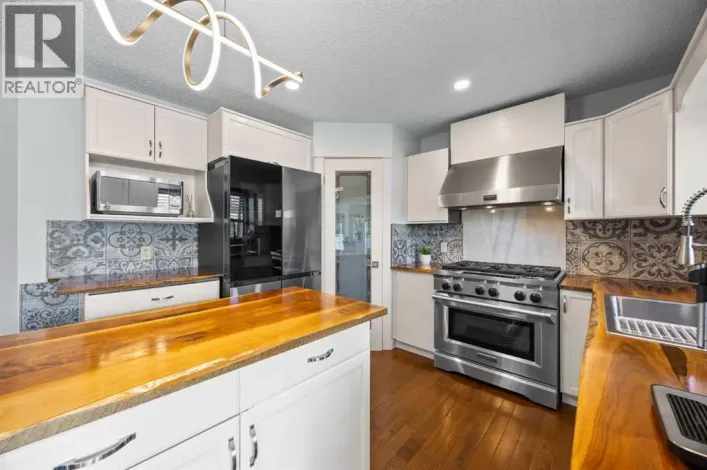 73 Riverview Close SE, Calgary