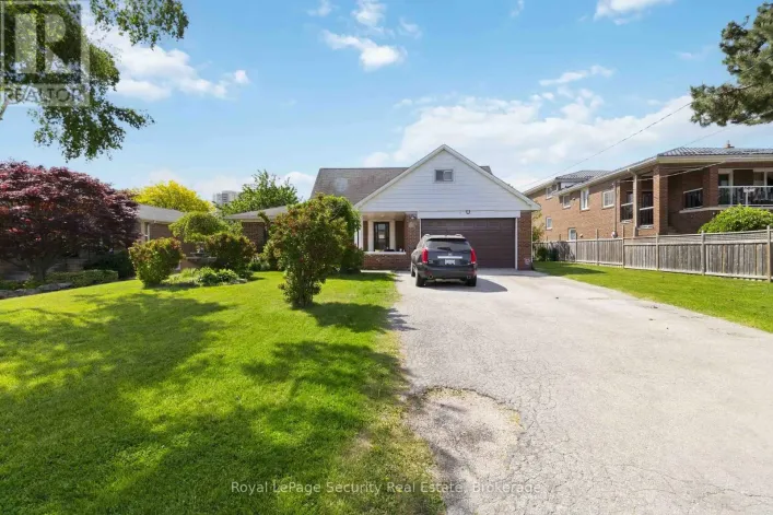 73 ST ANDREWS BOULEVARD, Toronto