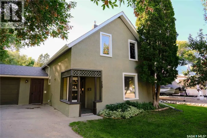 House for sale: 730 Colbourne STREET, Lumsden