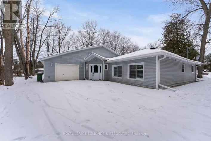731 FRANCIE LANE, Laurentian Valley
