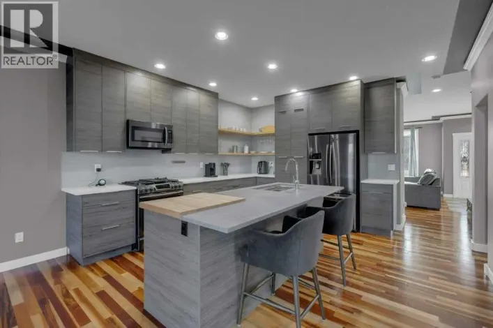 7314 34 Avenue NW, Calgary