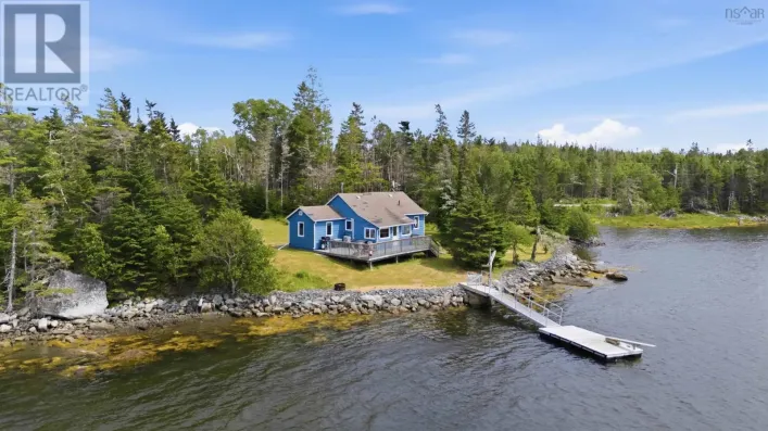 732 Ostrea Lake Road, Ostrea Lake