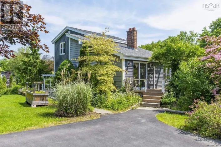 732 West Porters Lake Road, Porters Lake