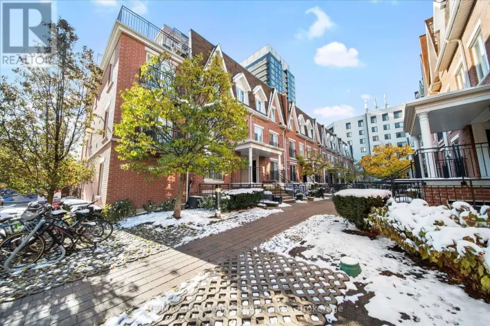 734 - 10 LAIDLAW STREET, Toronto