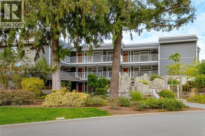 734 1600 Stroulger Rd, Nanoose Bay