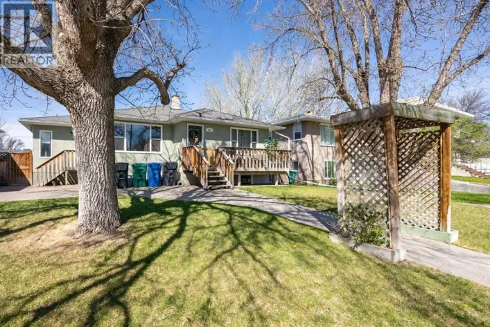734 4 Street S, Lethbridge