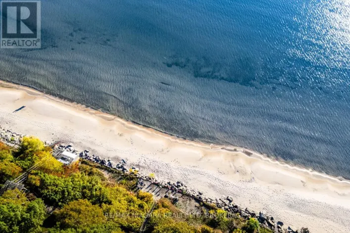 735 LAKESHORE ROAD E, Port Colborne