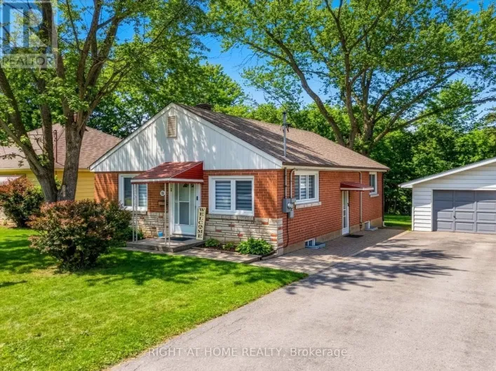 735 SRIGLEY STREET, Newmarket