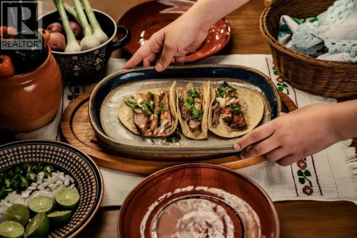 736 17 Avenue SW, Calgary