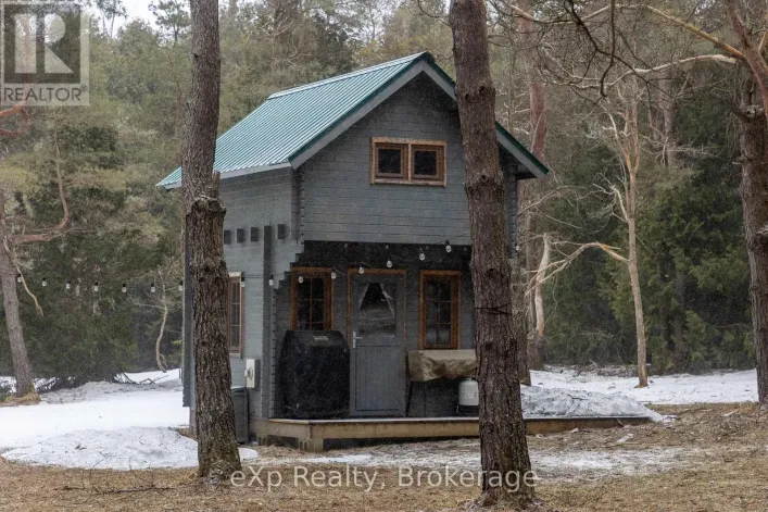 736073 WEST BACK LINE, Chatsworth