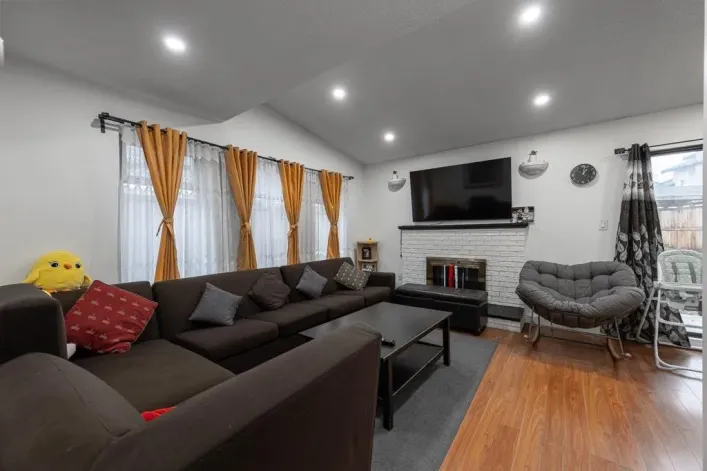 7366 128A STREET, Surrey