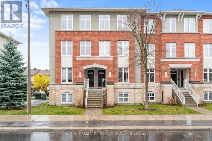 736B CHAPMAN MILLS DRIVE, Ottawa