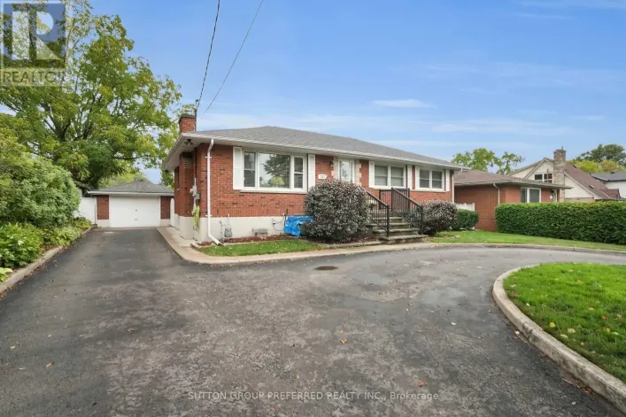 737 WHETTER AVENUE, London South