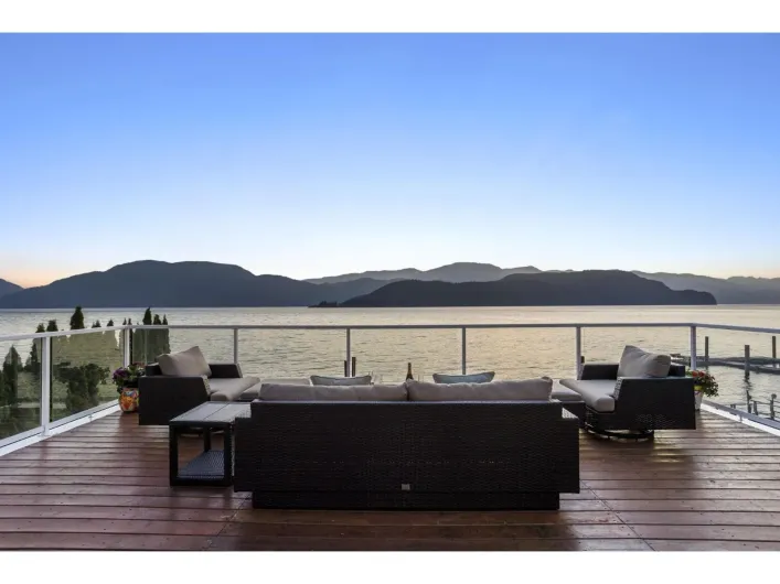 7370 ROCKWELL DRIVE|Harrison Lake, Harrison Hot Springs