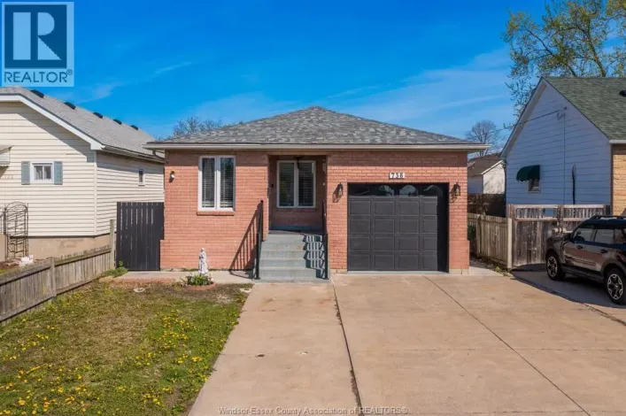 738 BENSETTE STREET, Windsor