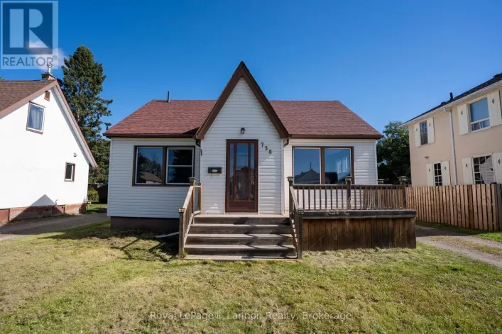 738 MORTIMER AVENUE E, Thunder Bay