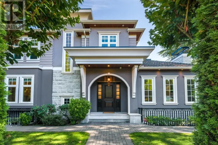 738 W 54TH AVENUE, Vancouver