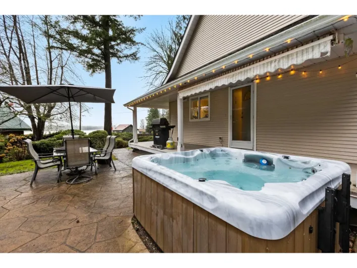 7388 ROCKWELL PLACE|Harrison Lake, Harrison Hot Springs