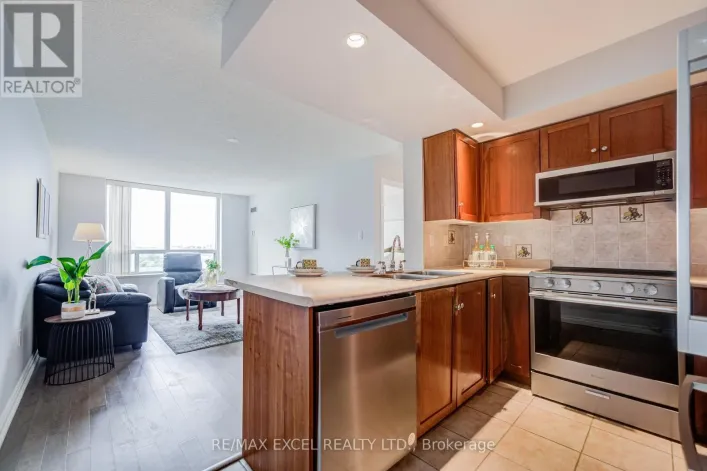 739 - 125 OMNI DRIVE W, Toronto