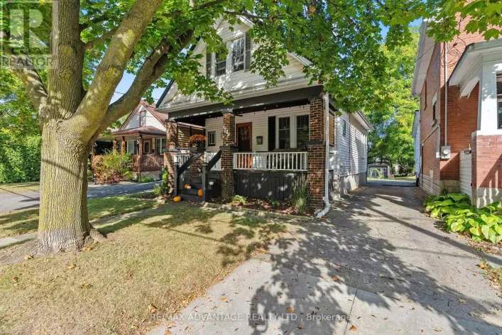 74 EMERY STREET E, London South