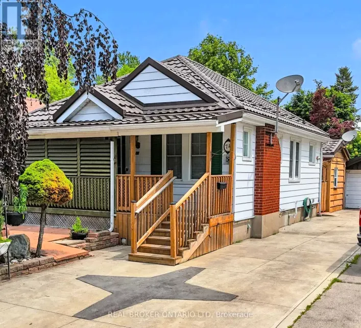 House for sale: 74 STERLING STREET, London East
