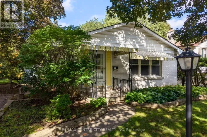 740 DUNBOYNE CRESCENT, London North