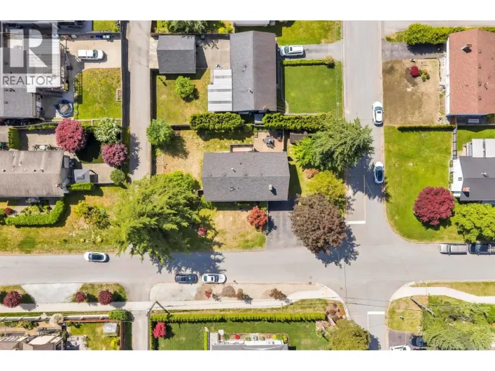 740 TOWNLEY STREET, Coquitlam