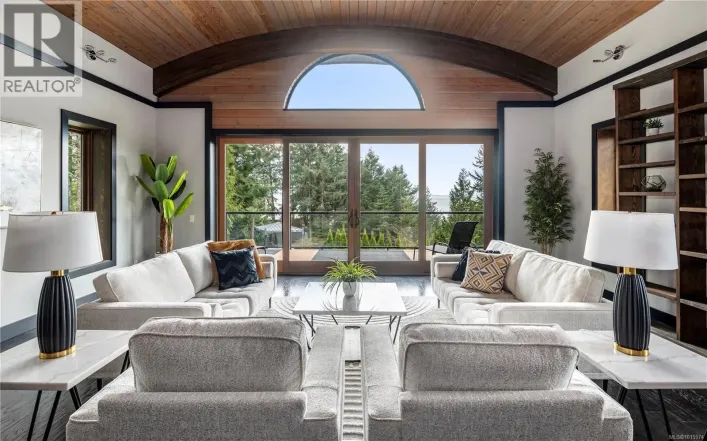 7405 Thornton Hts, Sooke