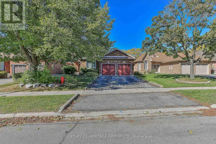 741 COLLEGE MANOR DRIVE, Newmarket