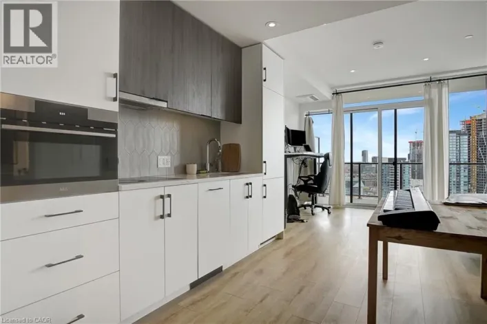 741 KING Street W Unit# 1710, Kitchener