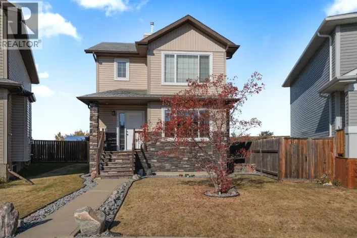 7418 46 Avenue, Camrose