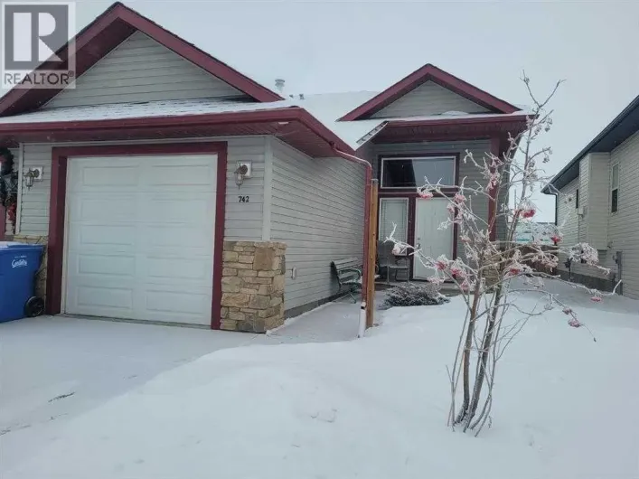 742 Carriage Lane Drive, Carstairs