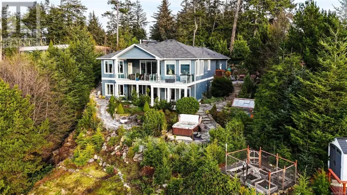 7420 Thornton Hts, Sooke