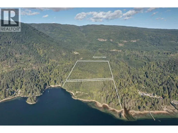 7425 SECHELT INLET ROAD, Sechelt
