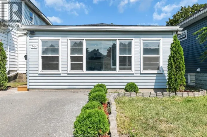 744 MCKAY AVENUE, Windsor