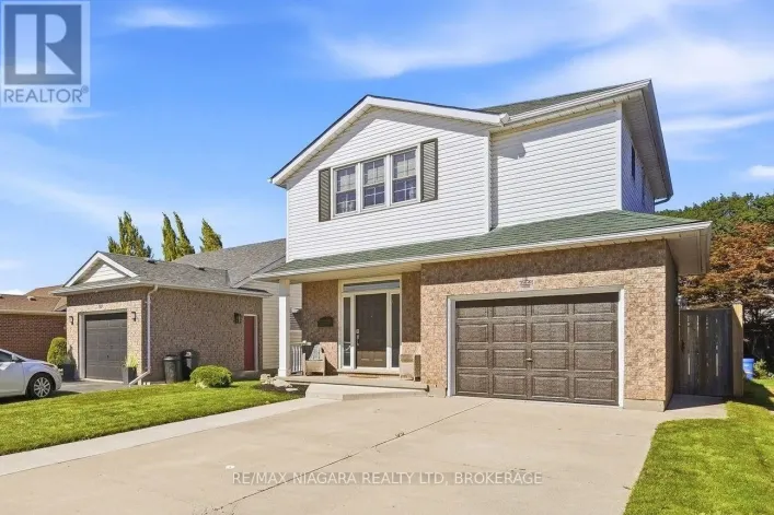 7441 TRINITY COURT, Niagara Falls