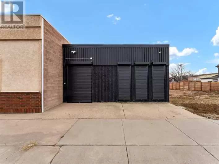 745 2 Street SE, Medicine Hat