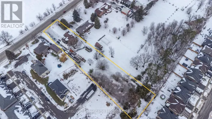 745190 OXFORD ROAD 17, Woodstock