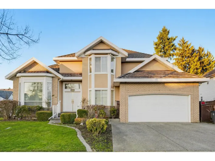 House for sale: 7452 WILTSHIRE DRIVE, Surrey