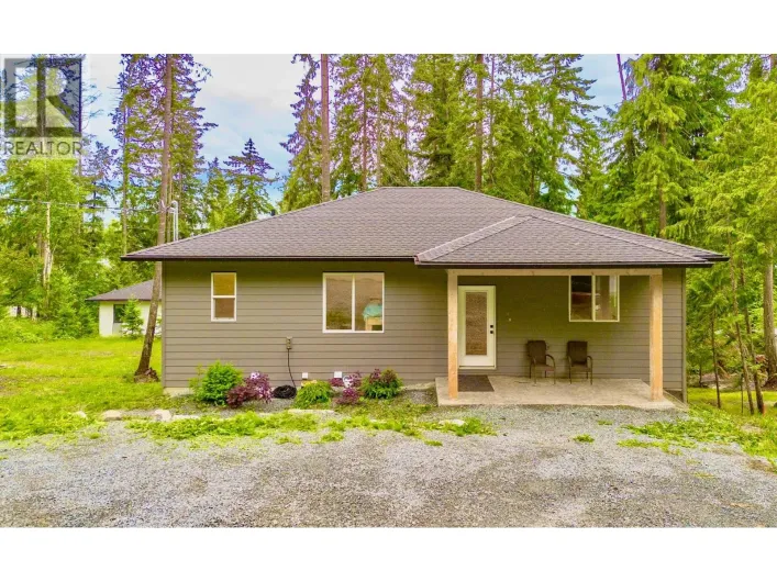 7468 Estate Drive, Anglemont