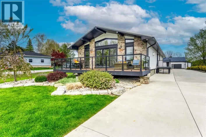 747 Broadway STREET, Plympton-Wyoming