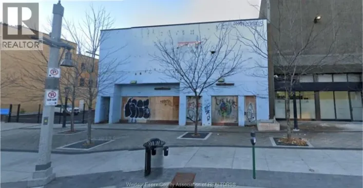 747 OUELLETTE AVENUE, Windsor