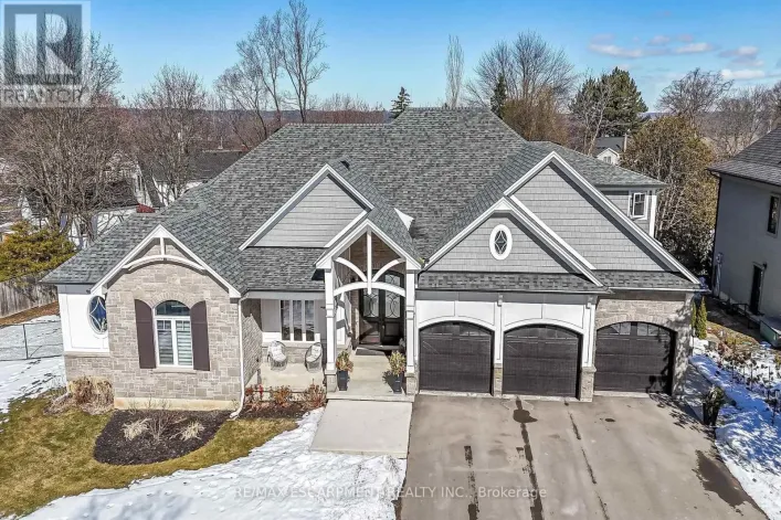 House for sale: 747 VERNON PLACE, Hamilton
