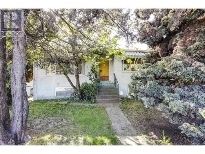 7475 KNIGHT STREET, Vancouver