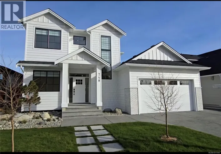 748 Beaver Creek Blvd, Campbell River