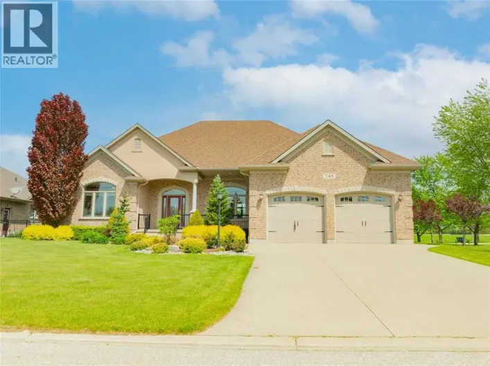748 NORMAN STREET West, Plympton-Wyoming