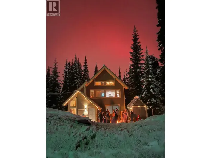 7485 Porcupine Road Unit# 1 and 2, Big White