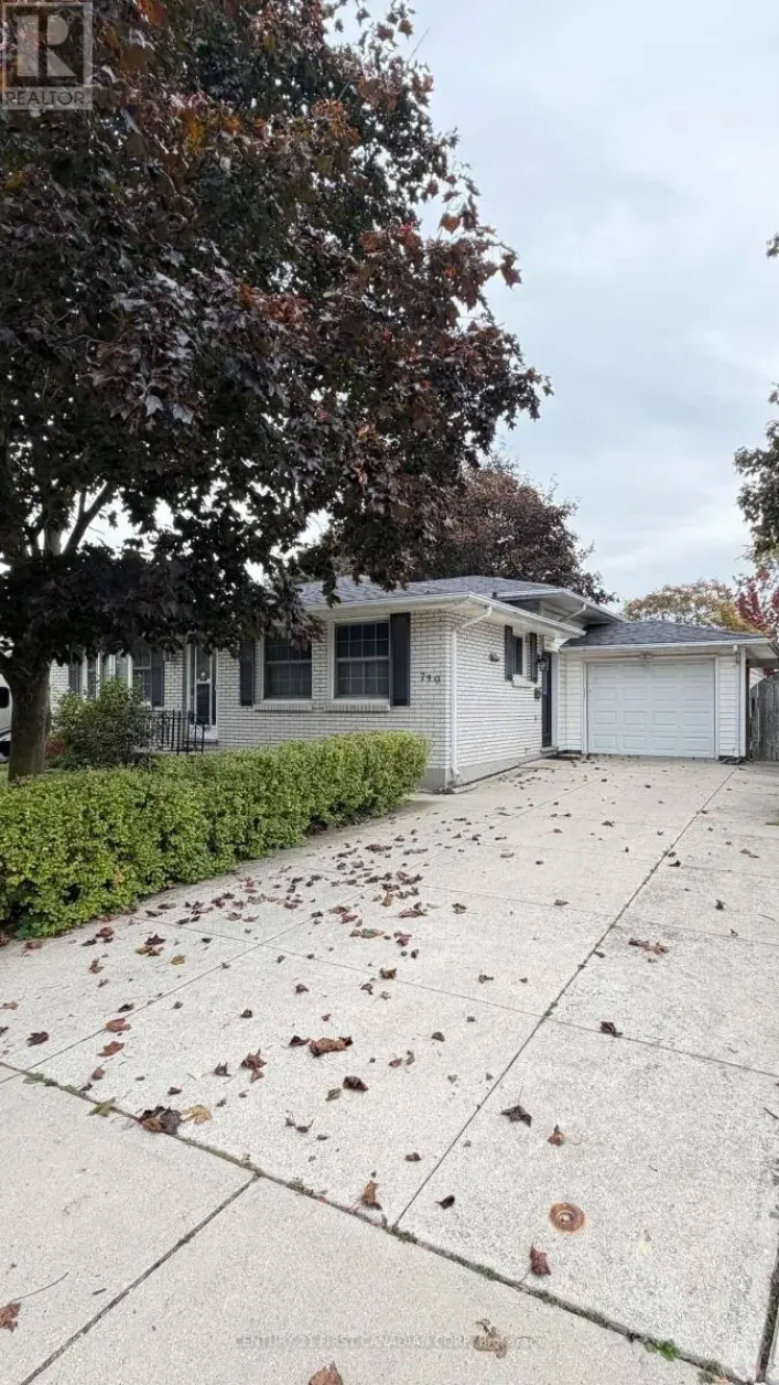 749 DUNDALK DRIVE, London South