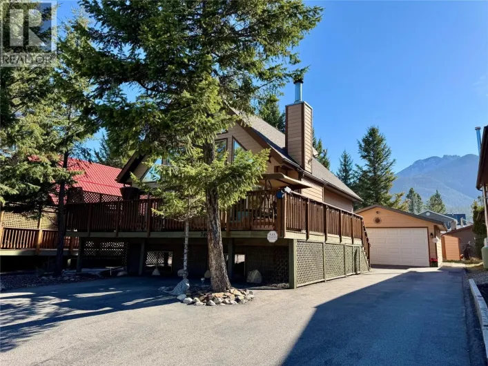 7490 Pine Cone Lane, Radium Hot Springs
